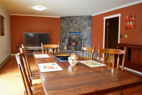 1568 Eric Rd, Saanich, BC 