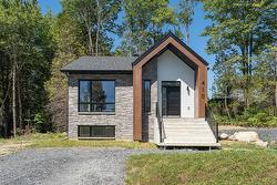 410 Ch. Southière  Magog, QC J1X 0V7