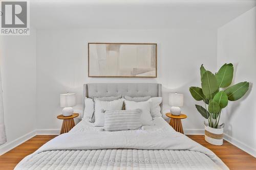 2143 Mountainside Drive, Burlington, ON - Indoor Photo Showing Bedroom