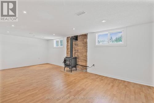 2143 Mountainside Drive, Burlington, ON - Indoor Photo Showing Other Room