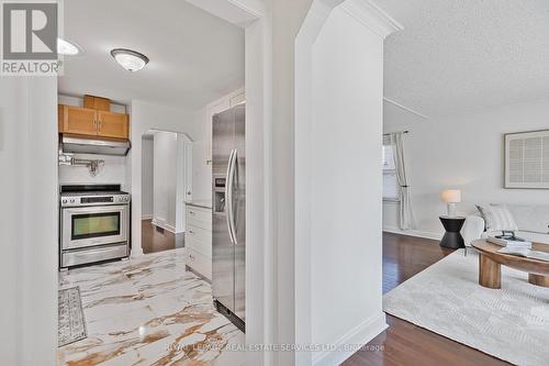 2143 Mountainside Drive, Burlington, ON - Indoor