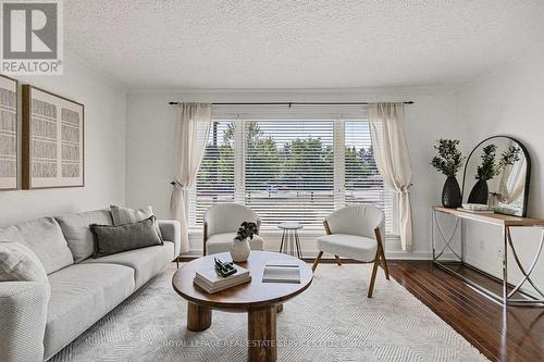 2143 Mountainside Drive, Burlington, ON - Indoor Photo Showing Living Room