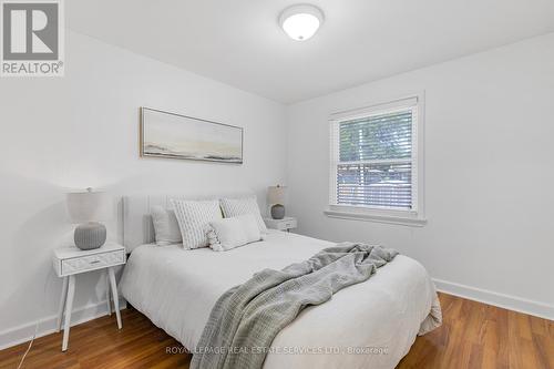 2143 Mountainside Drive, Burlington, ON - Indoor Photo Showing Bedroom