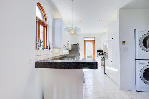 Kitchen - 1042B Rue Mackay, Montréal (Ville-Marie), QC - Indoor Photo Showing Laundry Room