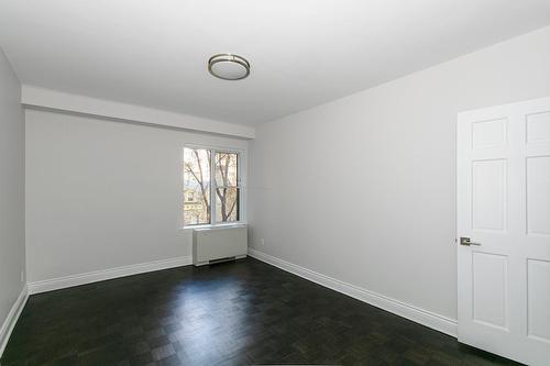 Primary bedroom - 806-1745 Av. Cedar, Montréal (Ville-Marie), QC - Indoor Photo Showing Other Room