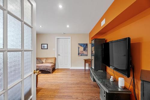 Salle familiale - 1566 Rue Monette, Val-David, QC - Indoor Photo Showing Other Room