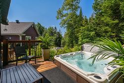 Hot tub - 