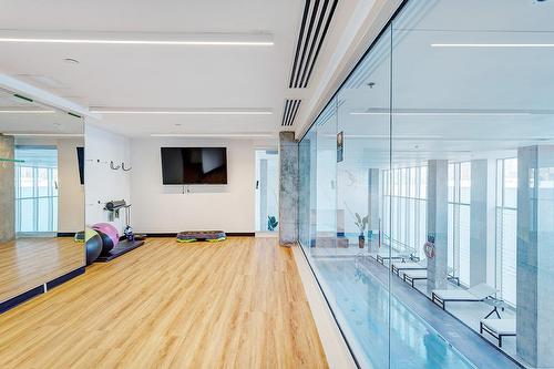 Exercise room - 305-360 Rue Atateken, Montréal (Ville-Marie), QC - Indoor Photo Showing Other Room