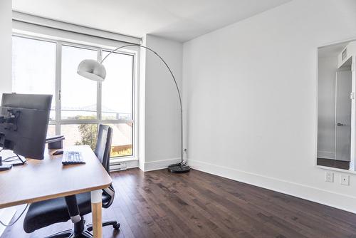 Office - 305-360 Rue Atateken, Montréal (Ville-Marie), QC - Indoor Photo Showing Office