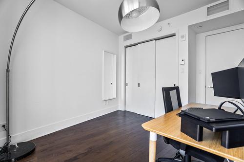 Office - 305-360 Rue Atateken, Montréal (Ville-Marie), QC - Indoor