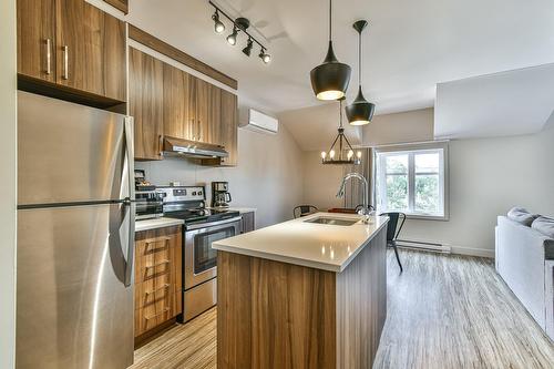 Cuisine - 301-50 Ch. Masson, Sainte-Marguerite-Du-Lac-Masson, QC - Indoor Photo Showing Kitchen