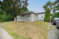 712 Rue Parker  Longueuil (Greenfield Park), QC J4V 1S8