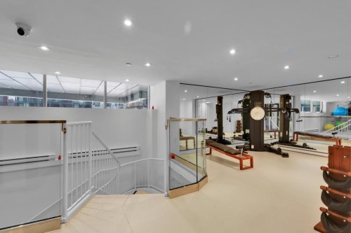Exercise Room - 2002-360 Rue Mayor, Montréal (Ville-Marie), QC - Indoor Photo Showing Gym Room