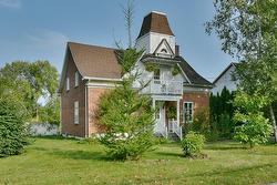 285 Rue Notre-Dame  L'Épiphanie, QC J5X 2W9