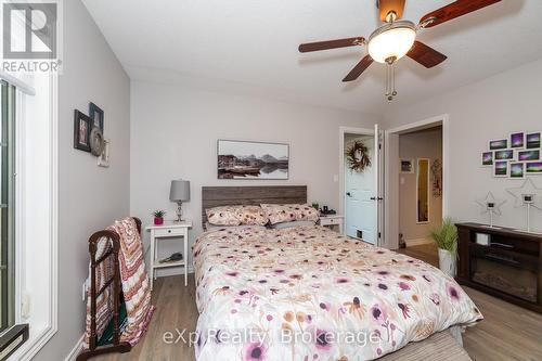 126 Wilson Drive, Georgian Bluffs, ON - Indoor Photo Showing Bedroom