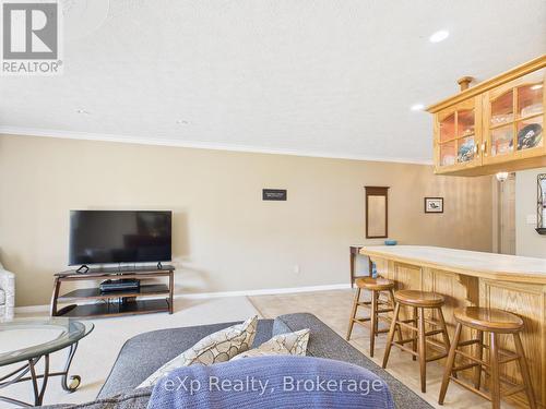 202 - 85 William Street N, Brockton, ON - Indoor