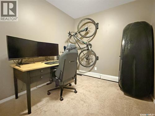 214 825 Gladstone Street E, Swift Current, SK - Indoor Photo Showing Office