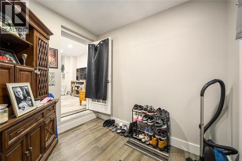 404 Russell Street, Sarnia, ON - Indoor