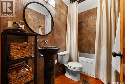 202 1205 Broad Street, Regina, SK - Indoor Photo Showing Bathroom