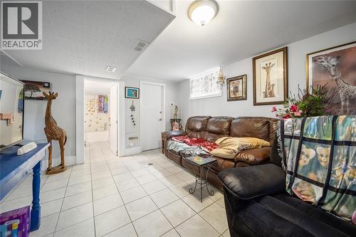 863 Devine Street, Sarnia, ON - Indoor