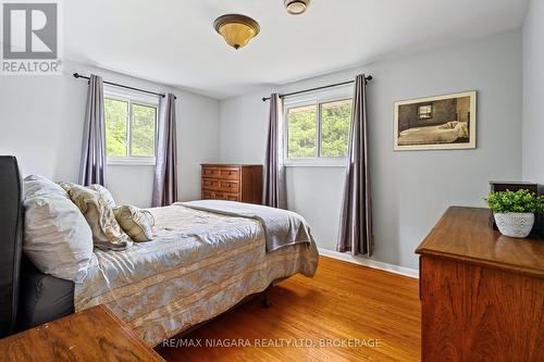 594 Doans Ridge Road, Welland (Cooks Mills), ON - Indoor Photo Showing Bedroom