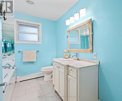 594 Doans Ridge Road, Welland (Cooks Mills), ON - Indoor Photo Showing Bathroom