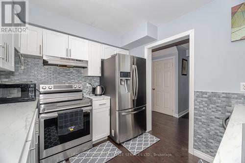 6 - 430 Mapleview Drive E, Barrie, ON - Indoor Photo Showing Kitchen