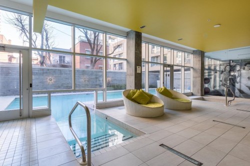 Pool - 1747-1414 Rue Chomedey, Montréal (Ville-Marie), QC - Indoor Photo Showing Other Room With In Ground Pool
