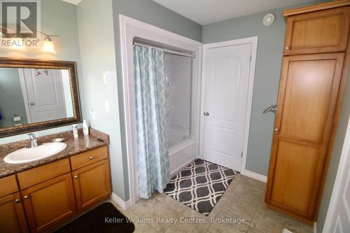 275 South Street E, West Grey, ON - Indoor Photo Showing Bathroom