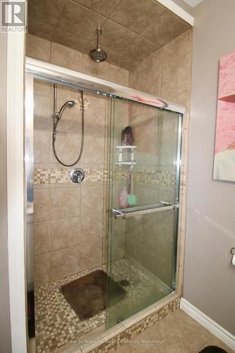 275 South Street E, West Grey, ON - Indoor Photo Showing Bathroom
