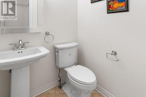 10 - 515 Skyline Avenue, London North (North B), ON - Indoor Photo Showing Bathroom