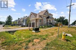 3205 MOSLEY STREET  Wasaga Beach, ON L9Z 1V4