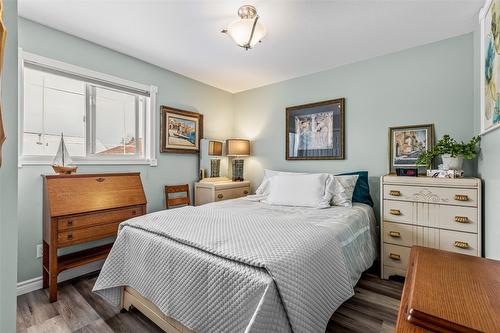 C-515 20Th Avenue, Creston, BC - Indoor Photo Showing Bedroom