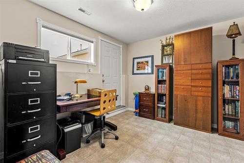 C-515 20Th Avenue, Creston, BC - Indoor Photo Showing Office