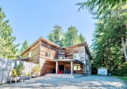 1316 Lynn Rd  Tofino, BC V0R 2Z0