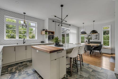 Kitchen - 6 Rue Ernest-Trotier, Baie-Saint-Paul, QC - Indoor Photo Showing Kitchen With Upgraded Kitchen