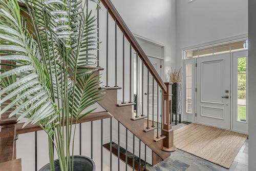 Staircase - 6 Rue Ernest-Trotier, Baie-Saint-Paul, QC - Indoor Photo Showing Other Room