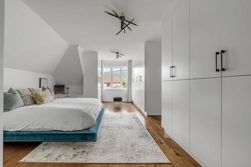 Primary bedroom - 6 Rue Ernest-Trotier, Baie-Saint-Paul, QC - Indoor Photo Showing Bedroom