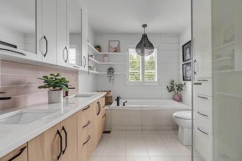 Bathroom - 6 Rue Ernest-Trotier, Baie-Saint-Paul, QC - Indoor Photo Showing Bathroom