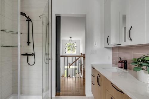 Bathroom - 6 Rue Ernest-Trotier, Baie-Saint-Paul, QC - Indoor Photo Showing Bathroom