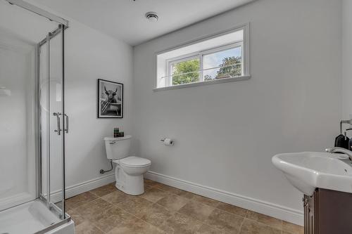 Bathroom - 6 Rue Ernest-Trotier, Baie-Saint-Paul, QC - Indoor Photo Showing Bathroom