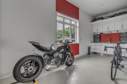 Workshop - 6 Rue Ernest-Trotier, Baie-Saint-Paul, QC - Indoor Photo Showing Garage