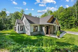 33 Rue Lajeunesse  Sainte-Mélanie, QC J0K 3A0