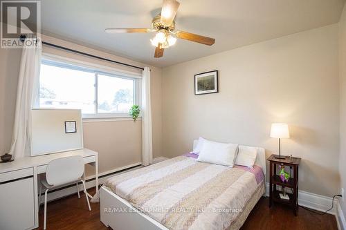 60 Ivy Lea Place, Hamilton, ON - Indoor Photo Showing Bedroom