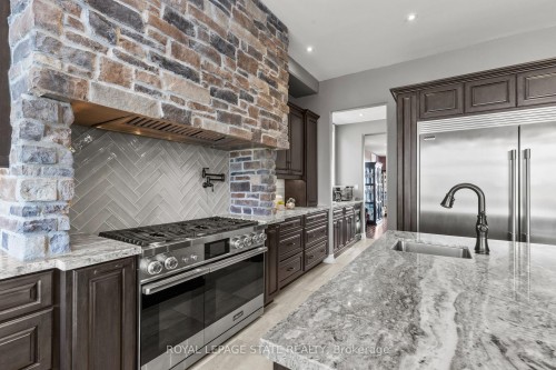 43 Third Road E, Hamilton, ON - Indoor Photo Showing Kitchen With Upgraded Kitchen