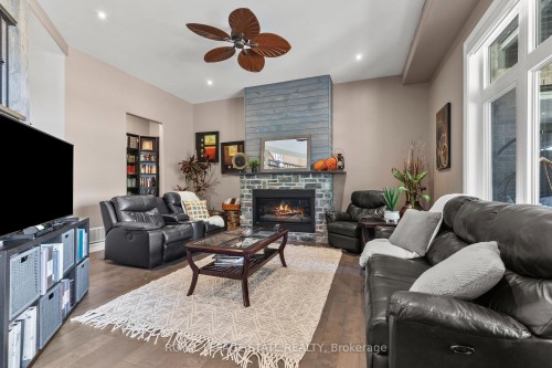 43 Third Road E, Hamilton, ON - Indoor Photo Showing Living Room With Fireplace