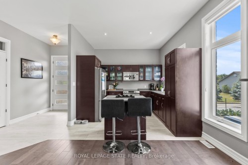 43 Third Road E, Hamilton, ON - Indoor