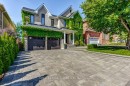 42 Mynden Way, Newmarket, ON  - Outdoor With Facade 