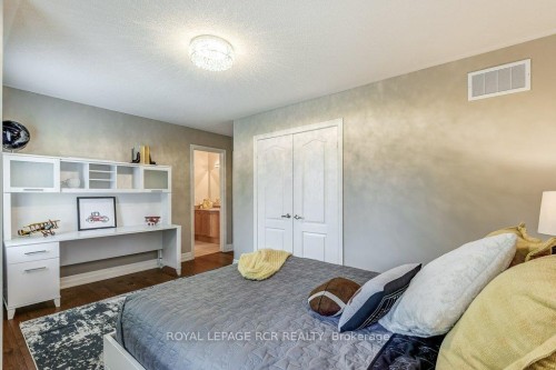 42 Mynden Way, Newmarket, ON - Indoor Photo Showing Bedroom