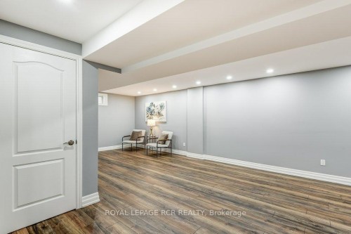 42 Mynden Way, Newmarket, ON - Indoor Photo Showing Other Room